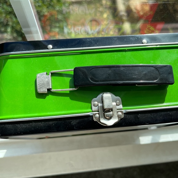 Lunch Box - Picture 4 of 7